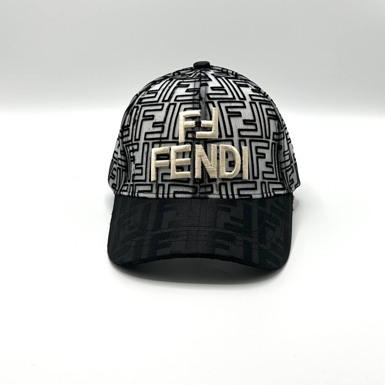 CAP FENDI ICONIC