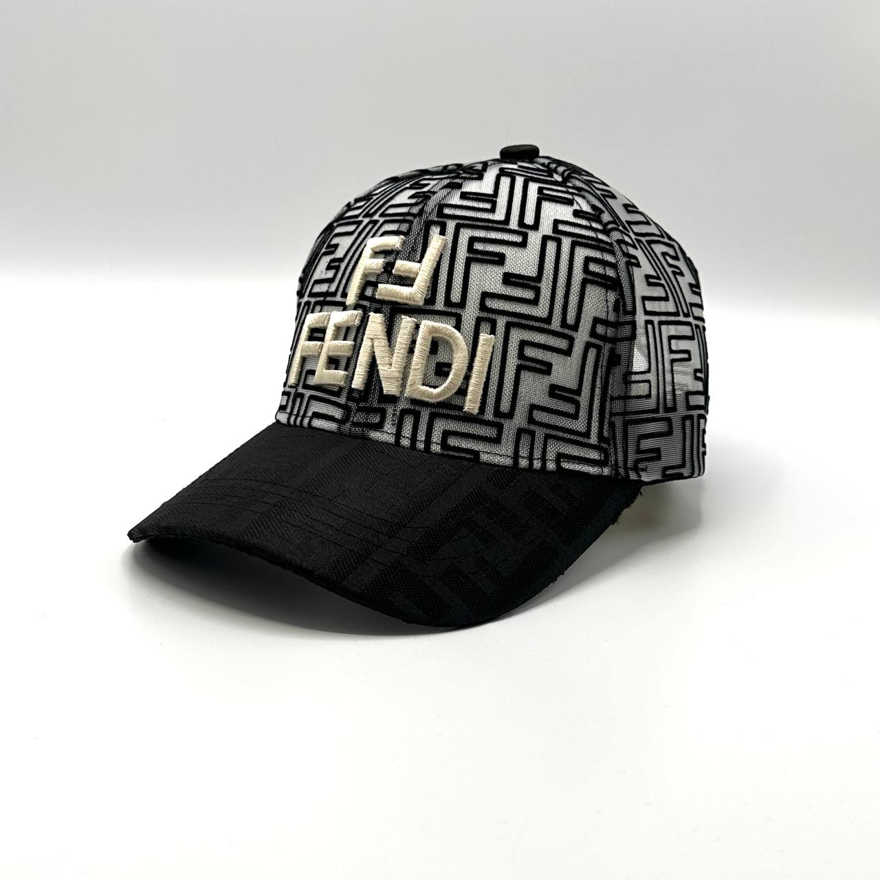 CAP FENDI ICONIC