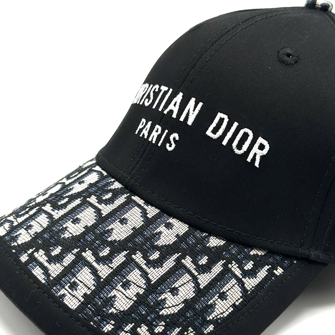 CAP DIOR BLACK BEE