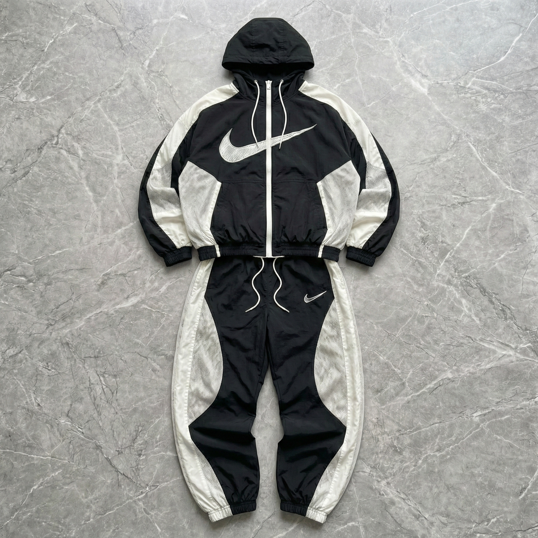 AeroWave - NIKE  TRACKSUIT Special edition