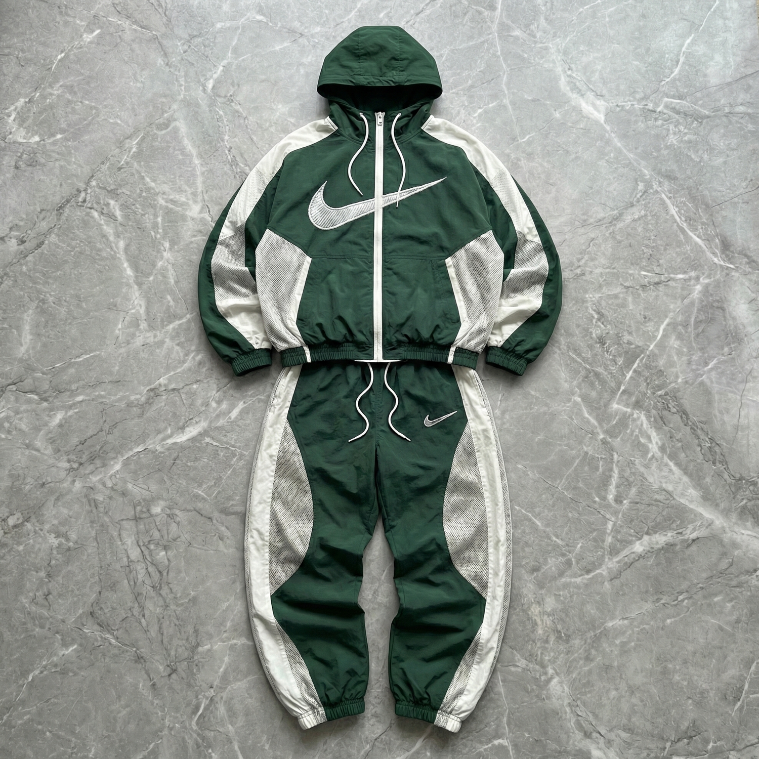 AeroWave - NIKE  TRACKSUIT Special edition