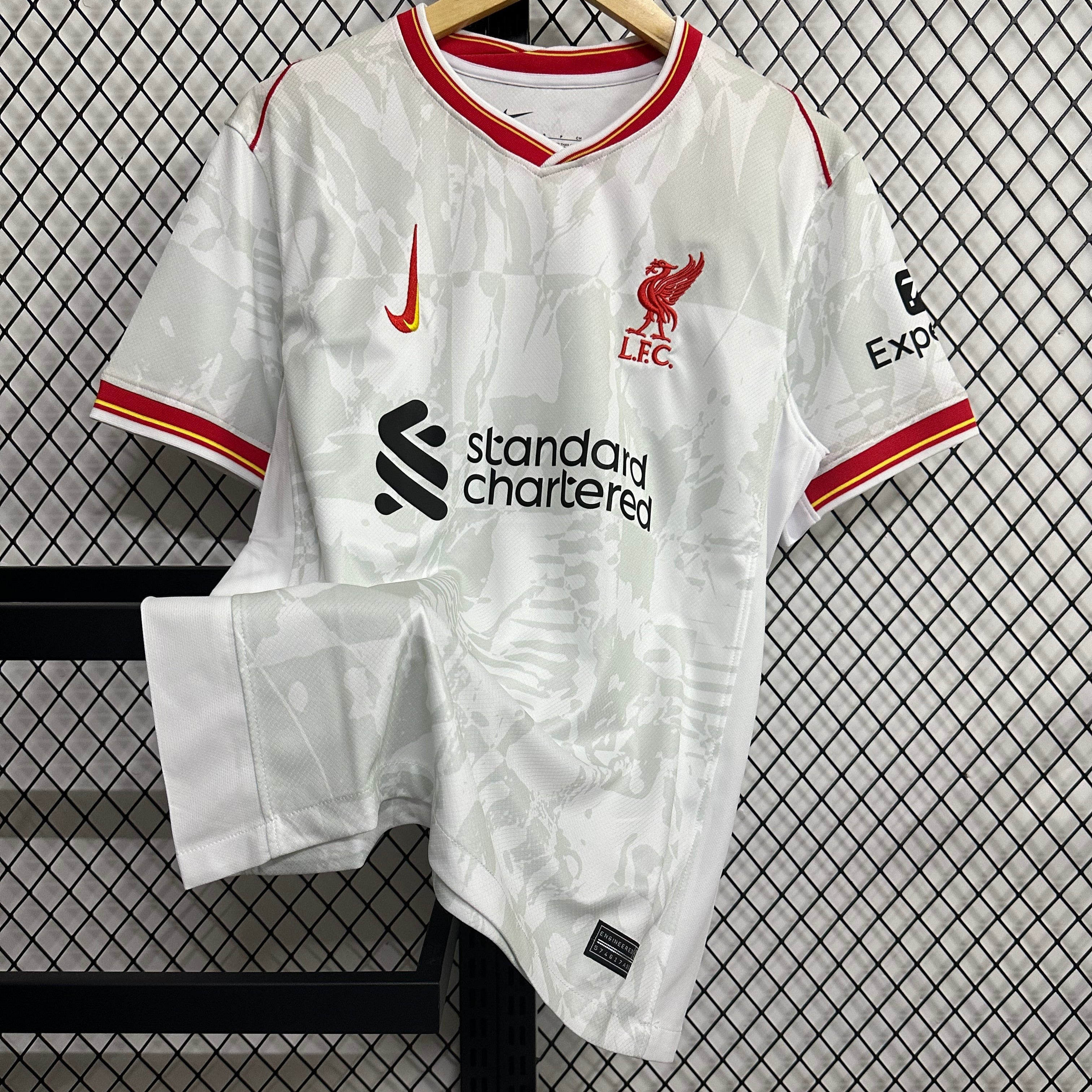 LIVERPOOL WHITE KIT 24/25 PRO EDITION