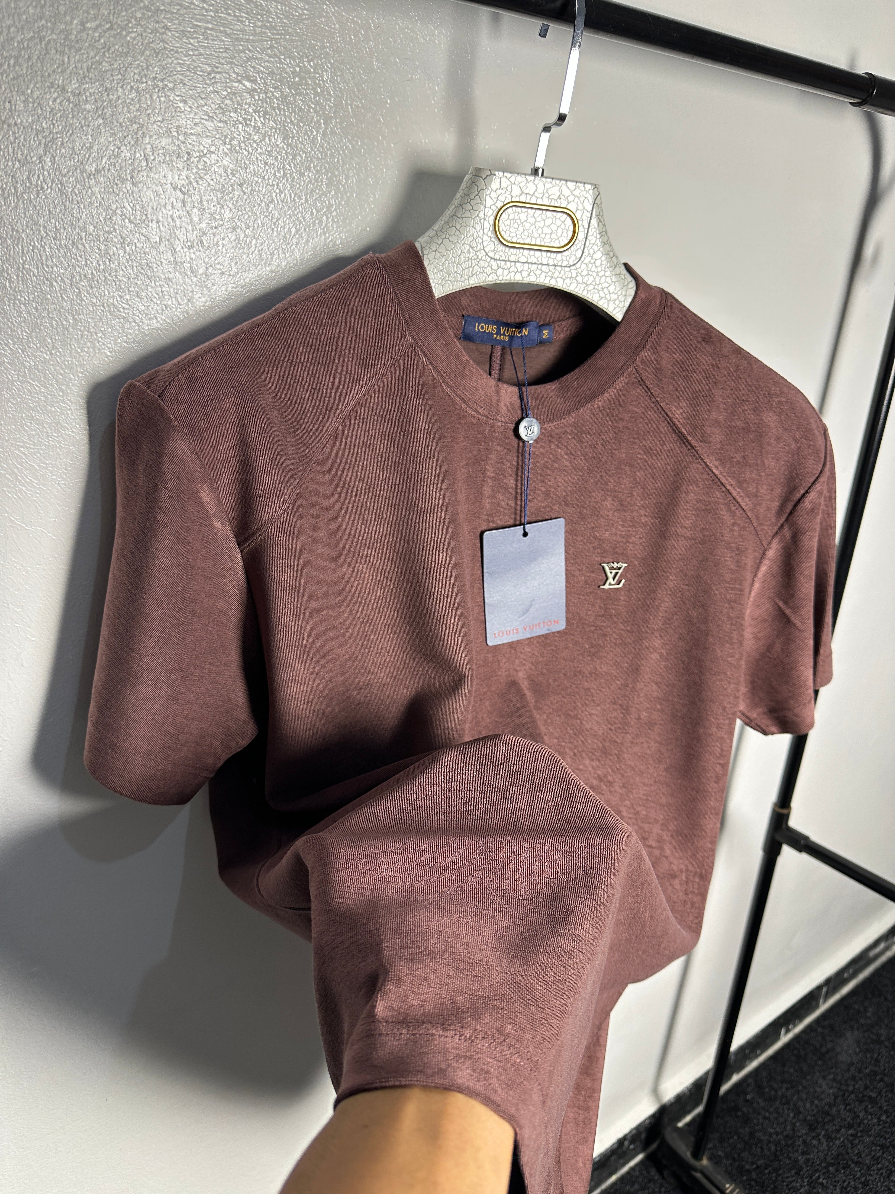 Lv T-shirt Essence