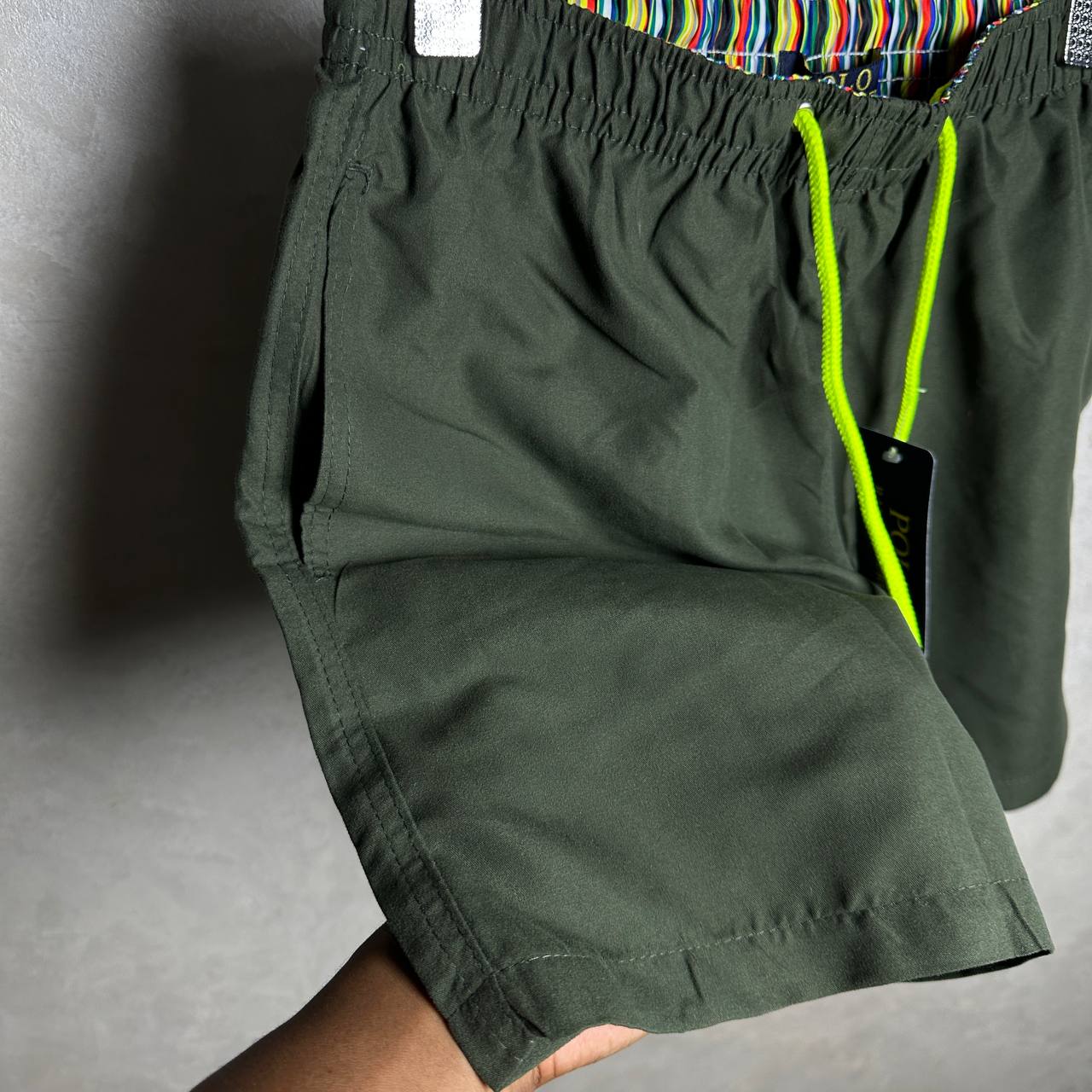 VELVO POLO SHORT - OLIVE