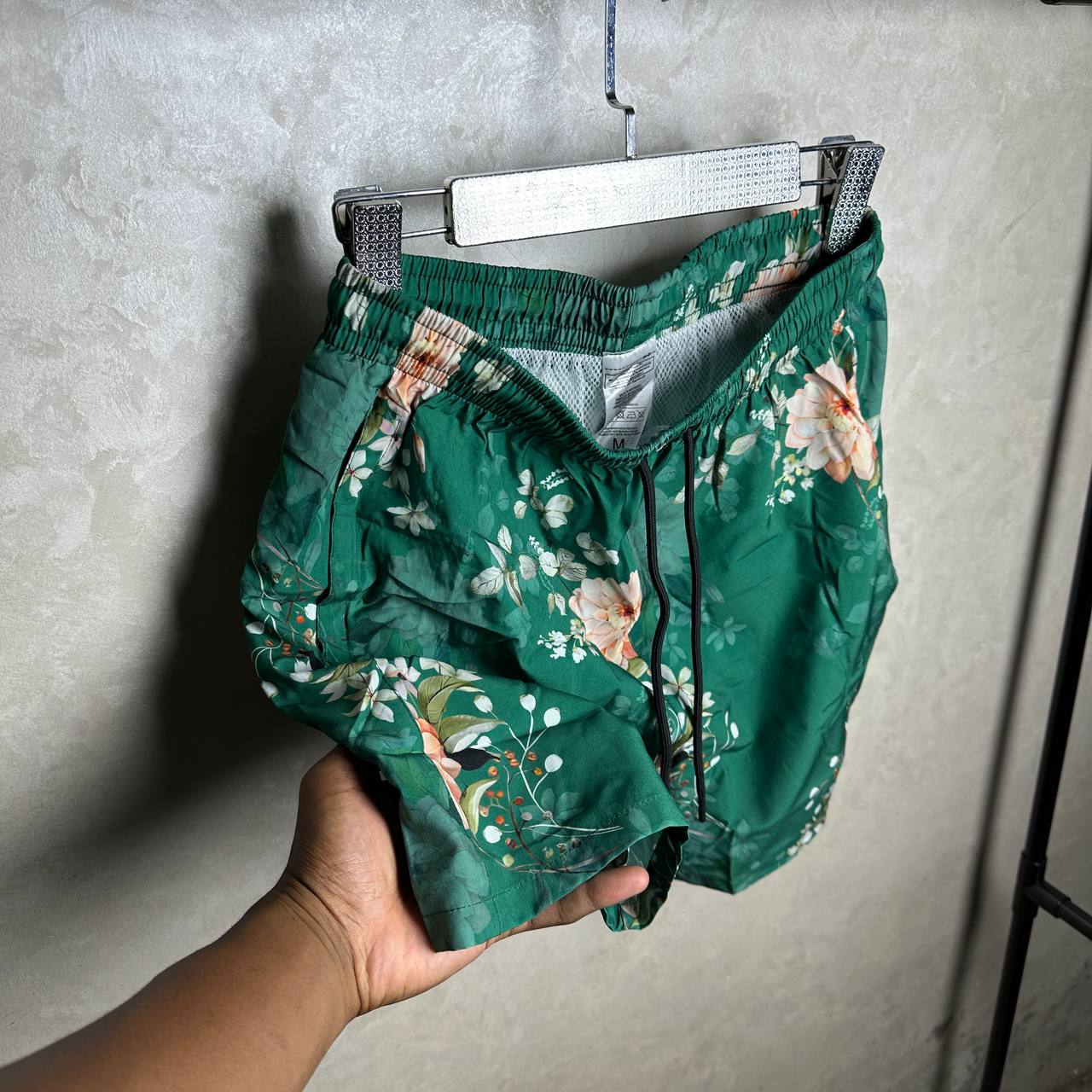 NOBRAND short Olive Drop