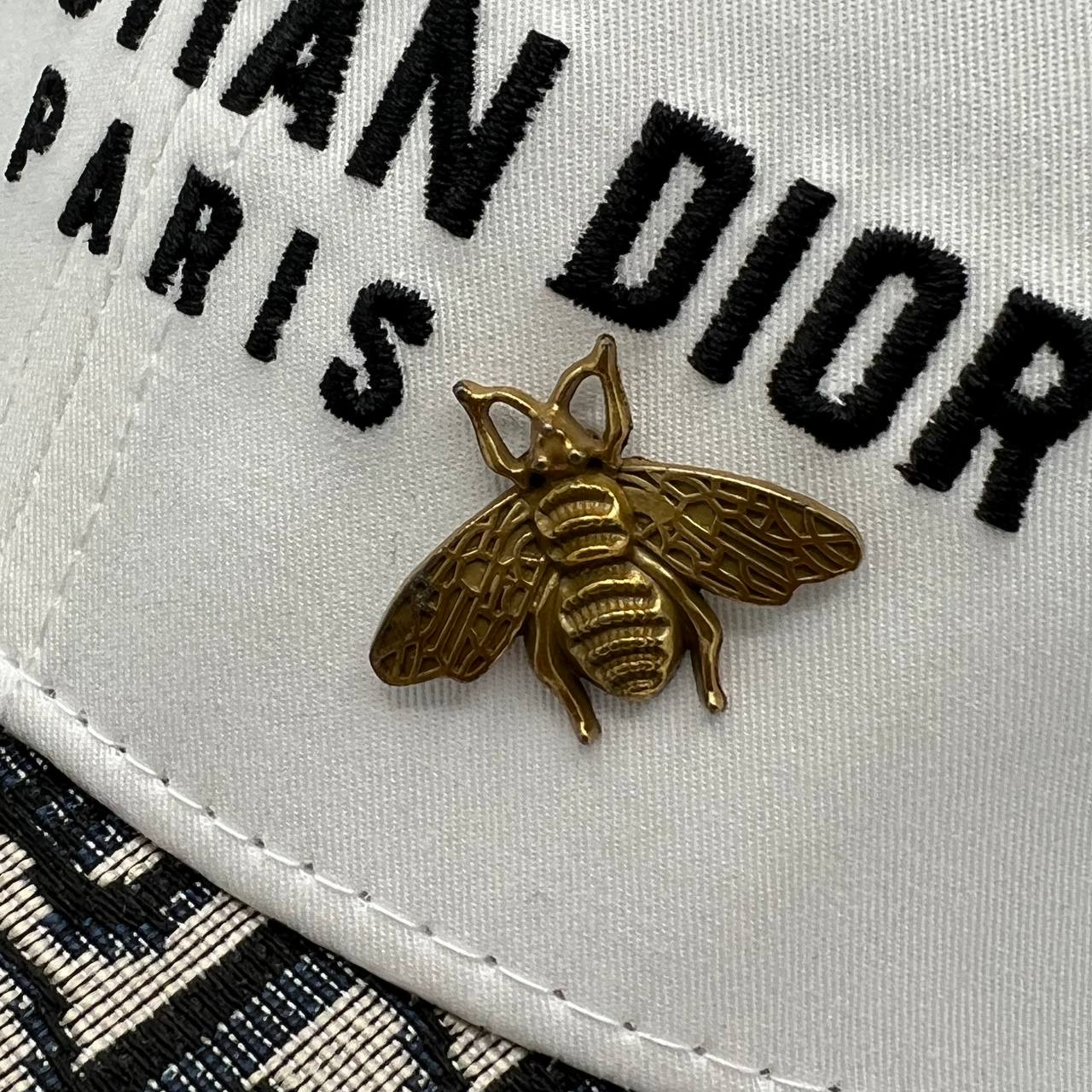 CAP DIOR BEE