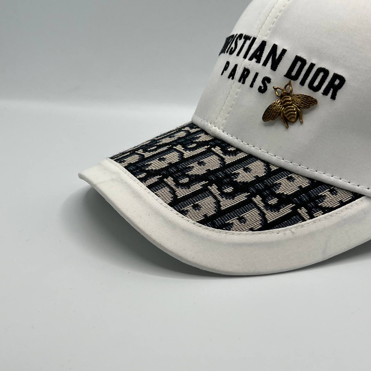 CAP DIOR BEE