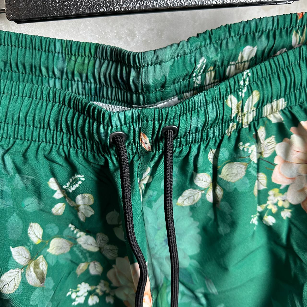 NOBRAND short Olive Drop