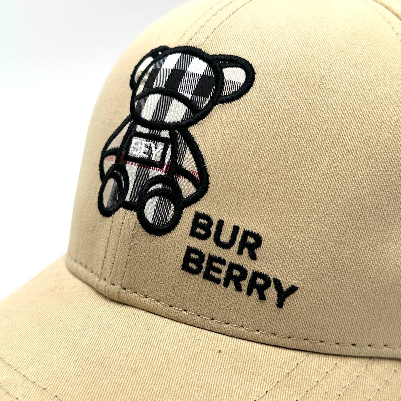 CAP BURBERRY MEDUSA